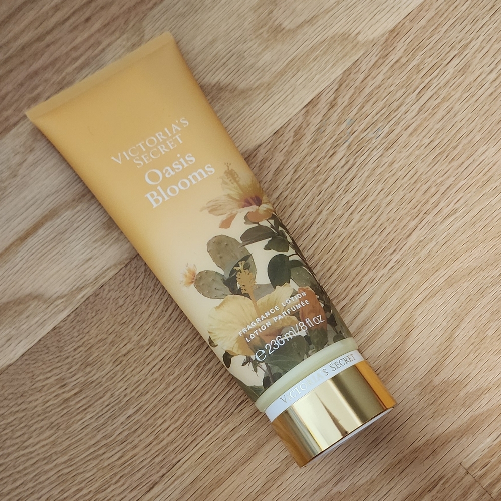 Victoria's Secret OASIS BLOOMS fragrance body lotion new
